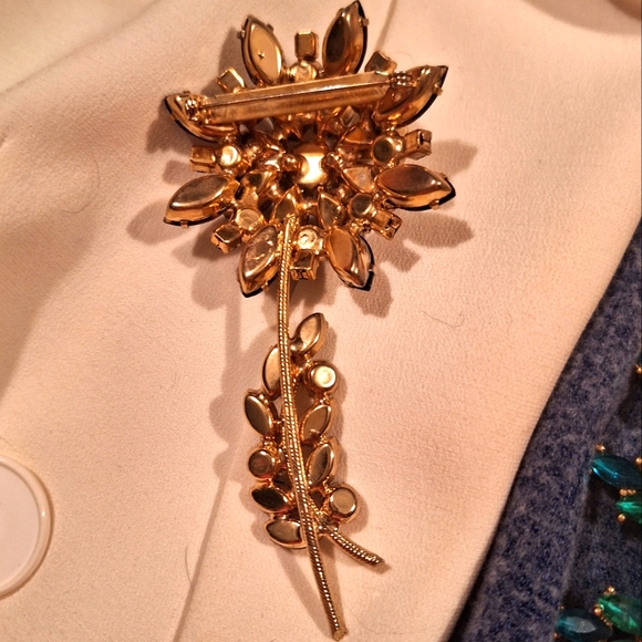 Vintage Sunflower Brooch / Pendant. Oversized. 4.25" x 2". - Picture 7 of 7